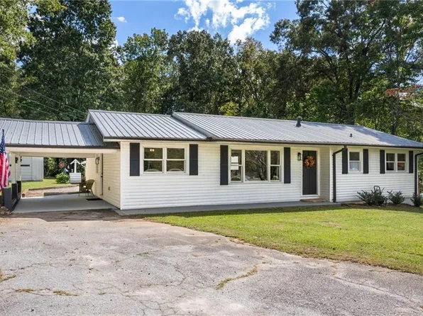 938 Historic Old Hwy #441, Clarkesville, GA 30523