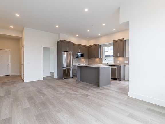 2nd image of 22348 North Ave #511
