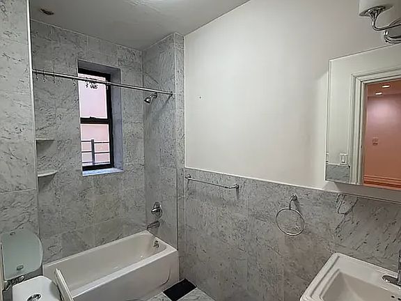 5th image of 315 Lincoln Pl APT 2H