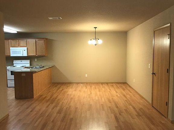 4th image of 3500 SW Deerfield Blvd #1