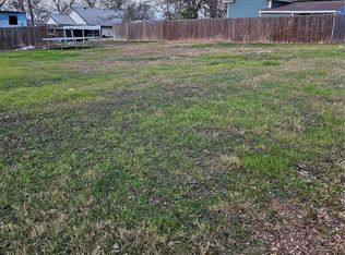 E Live Oak St, Meridian, TX 76665
