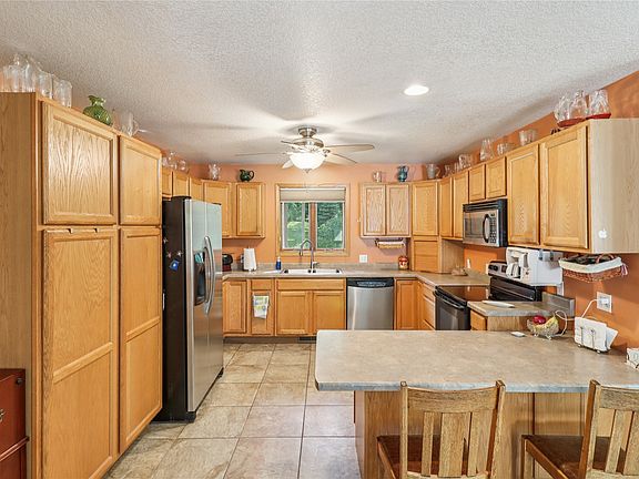2nd image of 104 Ivy Dr