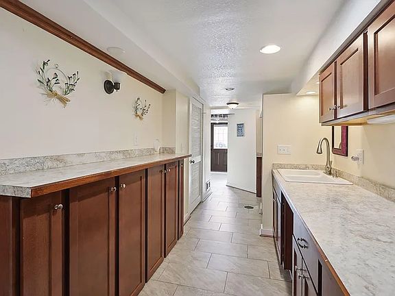 5th image of 10012 Cottonwood St NW #1