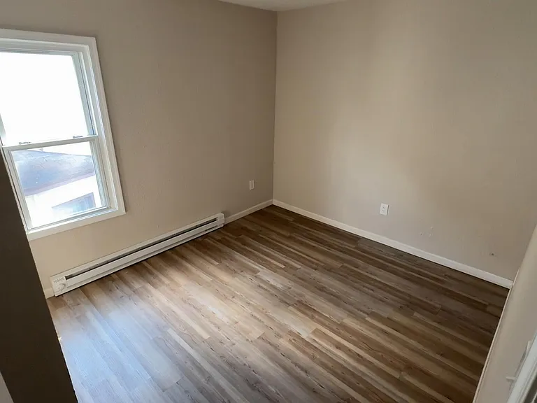 1014 Snyder Ave — Photo 5