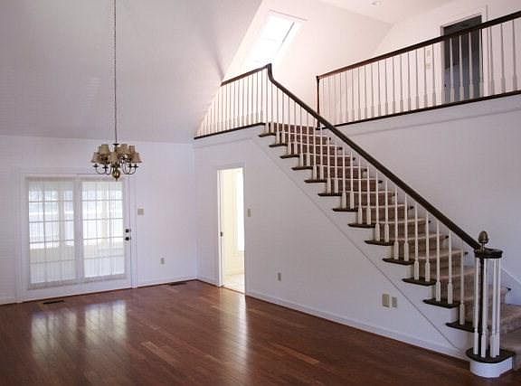 5th image of 490 N Court St #2