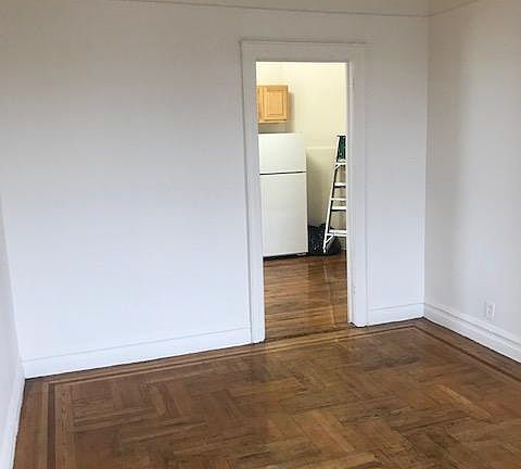 2nd image of 1123 Underhill Ave #2