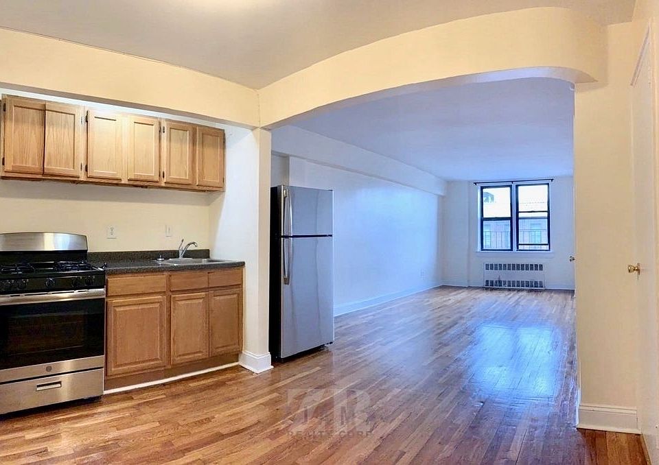 1st image of 130 E 18th St APT 5E