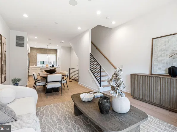 3024 Vice Admiral Way, Philadelphia, PA 19125