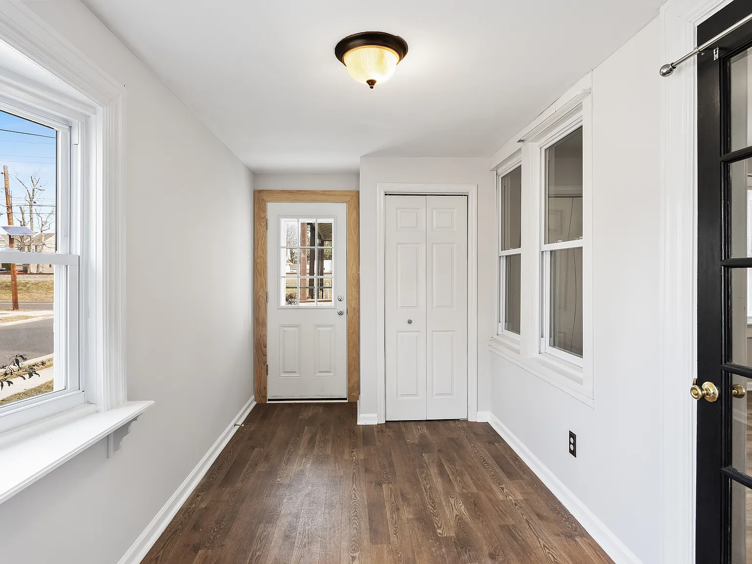 2 bed, $3,200 — Photo 3