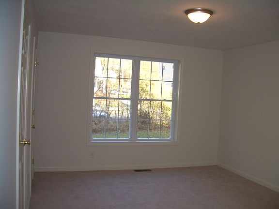 5th image of 28A Sargent Ave