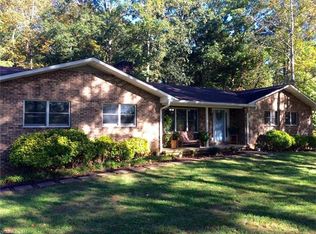 2920 Pace Rd, Hendersonville, NC 28792