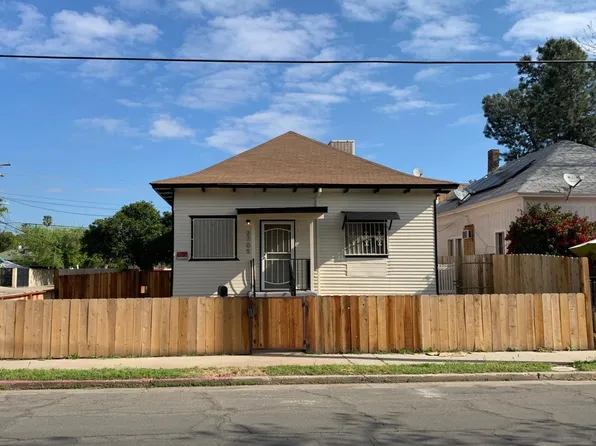 2705 E McKenzie Ave, Fresno, CA 93701