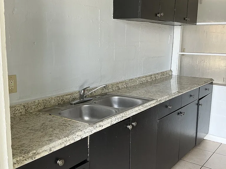 621 W South St #1 — Photo 8