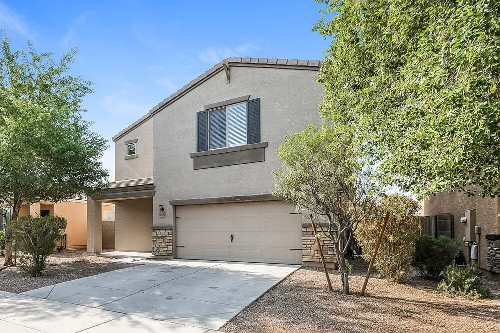 4 bed, 2.5 bath, 2053 sqft, $2,135 — Photo 4