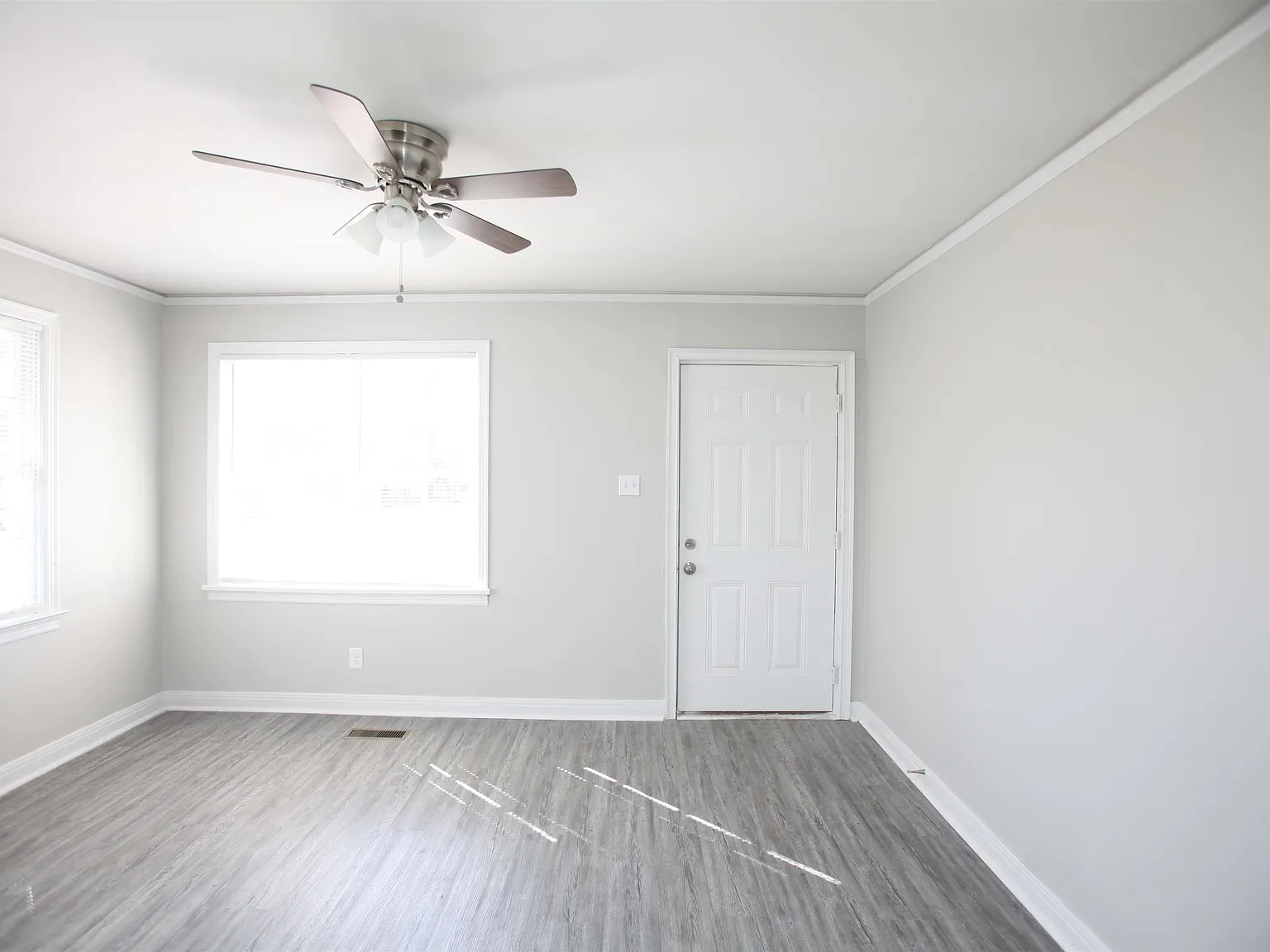 2 bed, 1.0 bath, 800 sqft, $750 — Photo 2