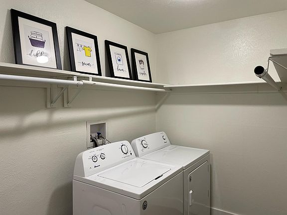 4th image of 2211 S Vernon Ave #220