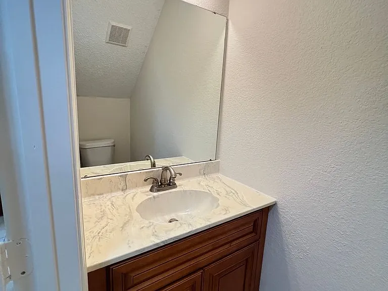 723 Sumner Dr — Photo 16