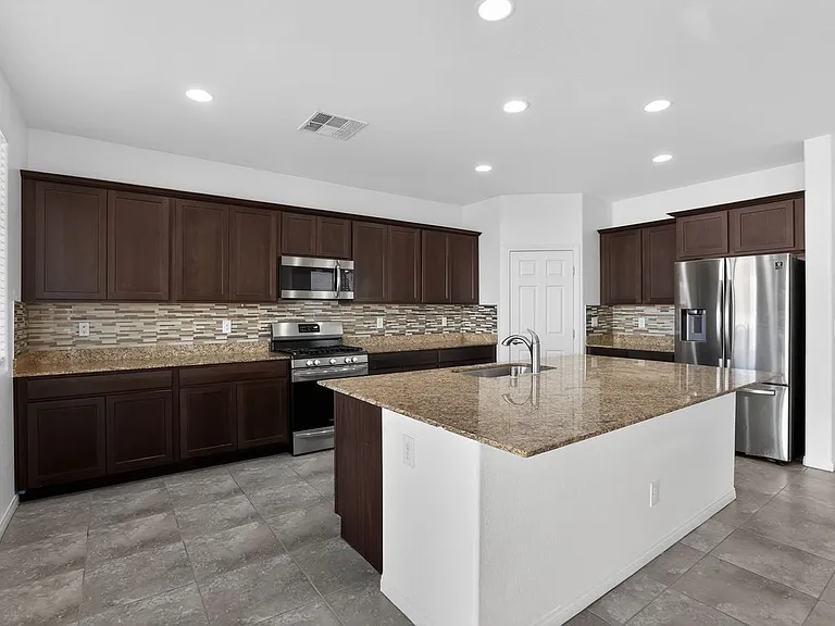 5841 Delaney Falls St — Photo 2