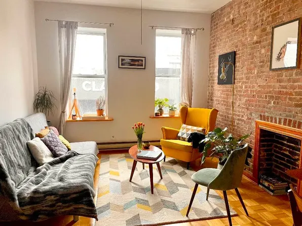 751 Manhattan Avenue image 1 of 11