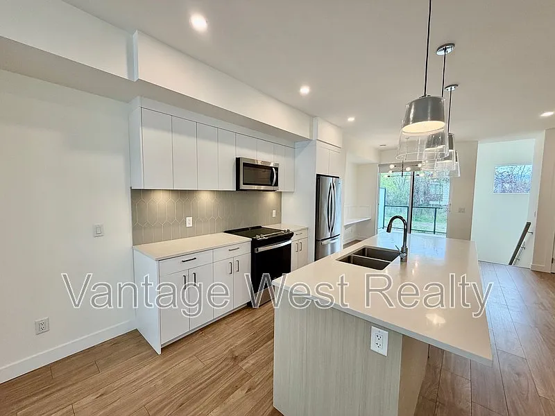 Building Photo - 1225 Findlay Rd #19
