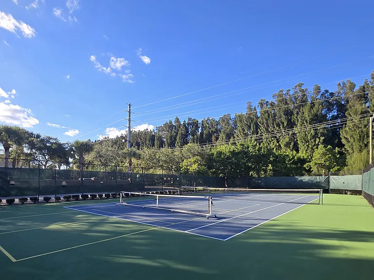 Tennis/Pickleball court
