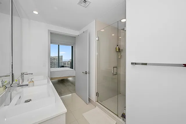 55 SW 9th St #3506 — Photo 4