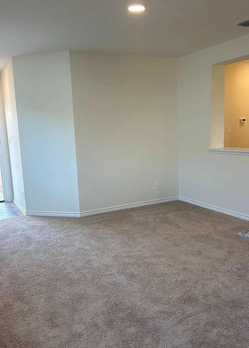 3 bed, 1243 sqft, $1,830 — Photo 4