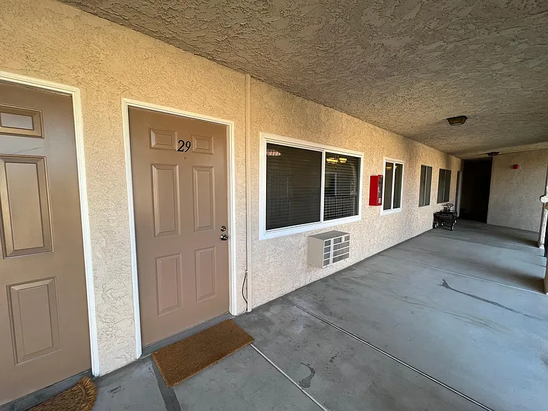 3010 Montrose Ave #29 — Photo 32