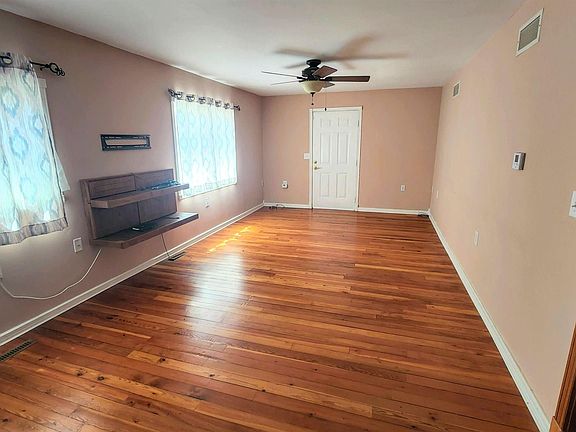 3rd image of 640 S 55th St