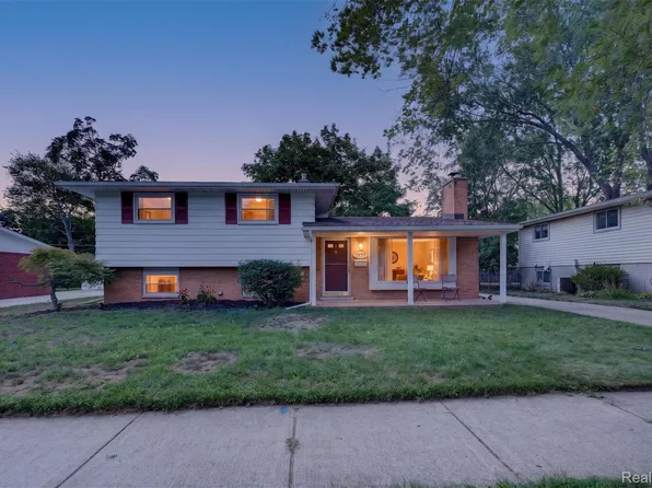 14771 Park St, Livonia, MI 48154
