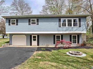 410 Fairway Dr, Etters, PA 17319
