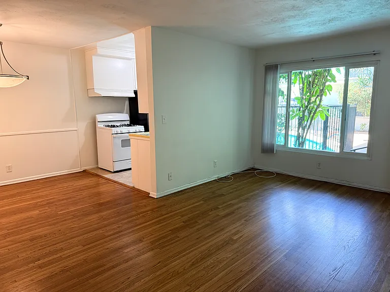 1138 S La Cienega Blvd #1 — Photo 8