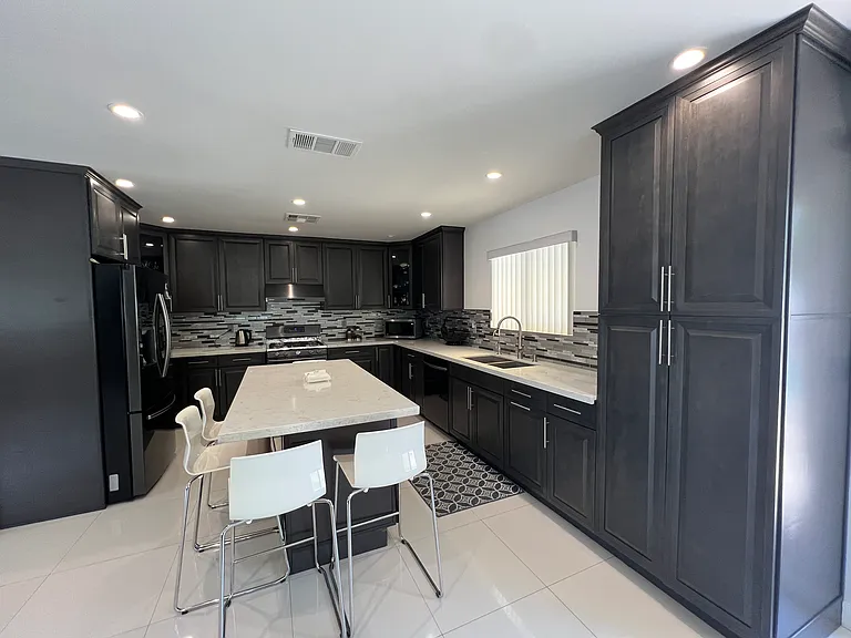 16349 Flanders St — Photo 5