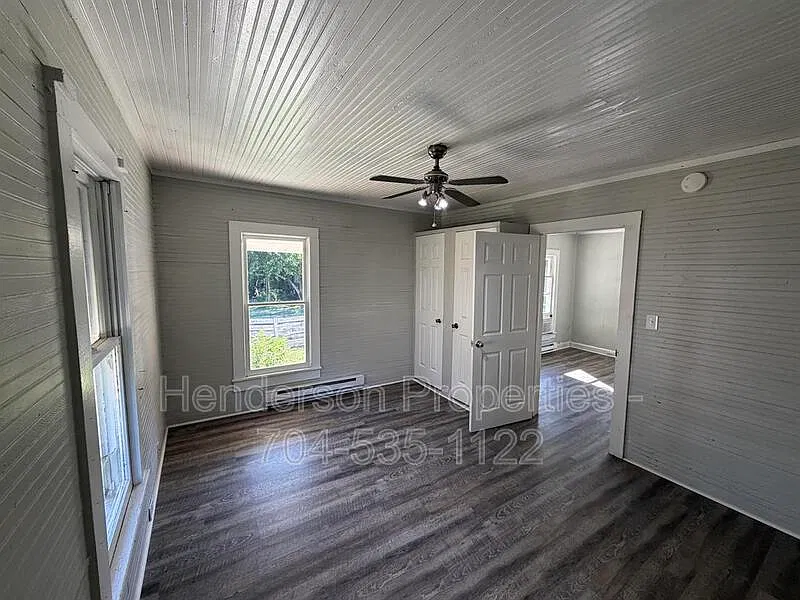 2 bed, 1.0 bath, 722 sqft, $1,250 — Photo 3