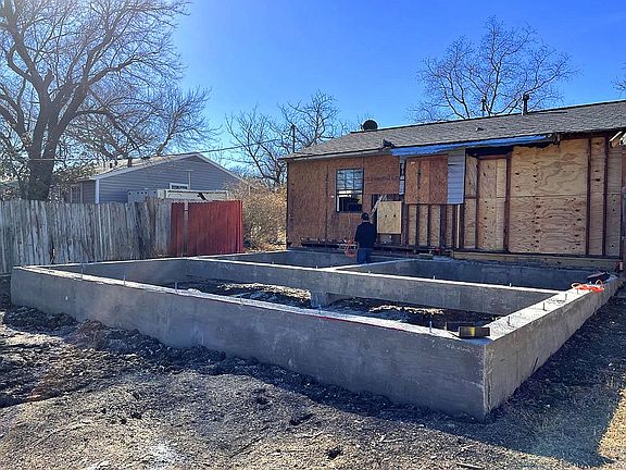 2nd image of 1000 Cuero Dr