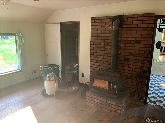 Studio ADU has 2 wood burning stoves. 