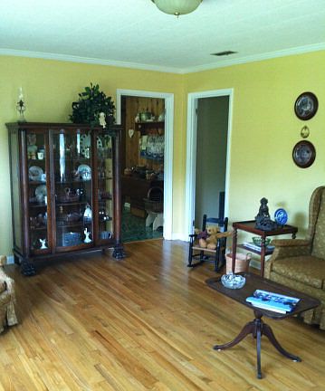 4th image of 705 E Smith Ave
