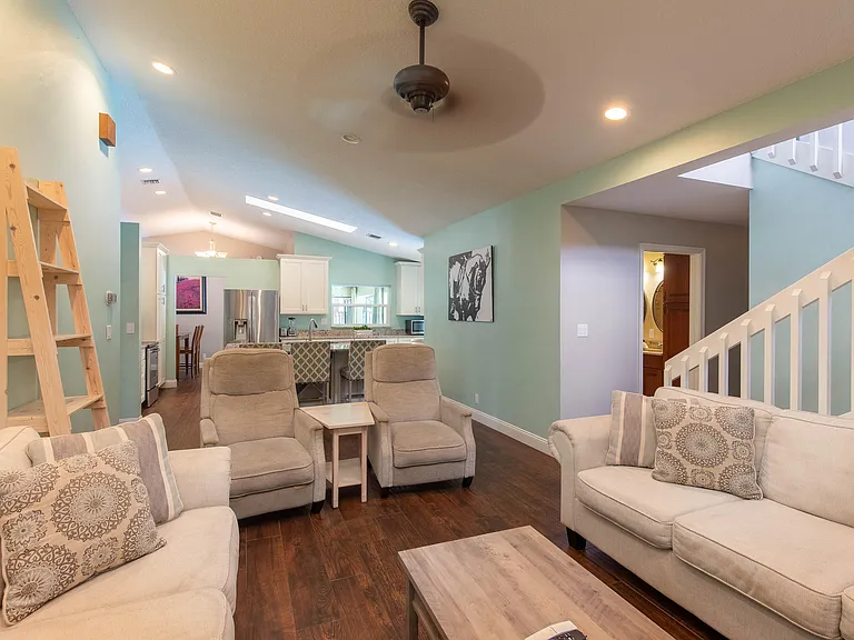 1123 Northumberland Ct — Photo 9