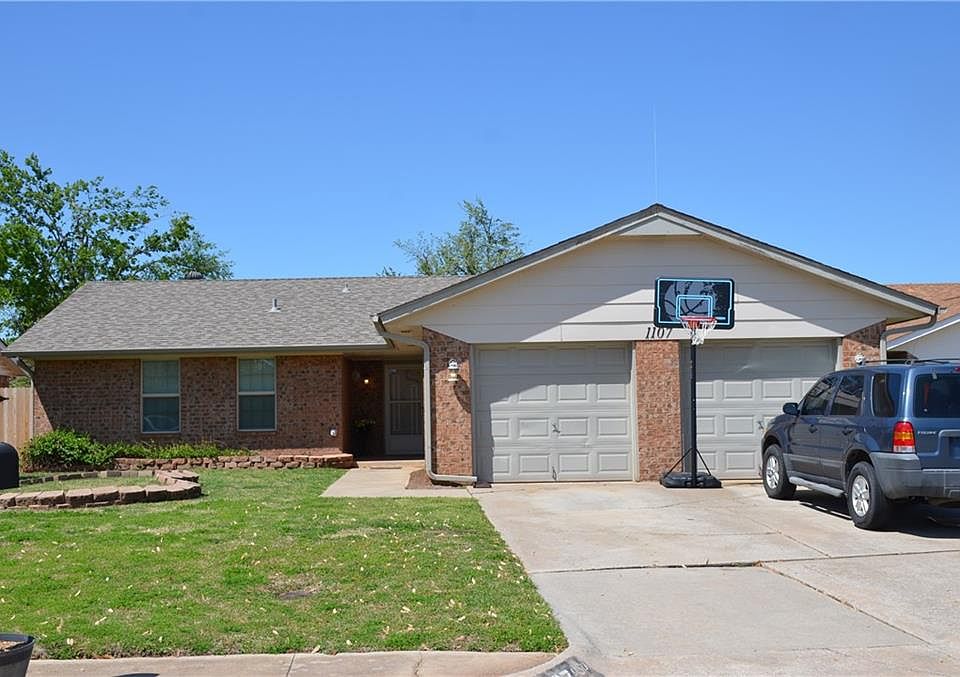 1st image of 1107 Garden Grv