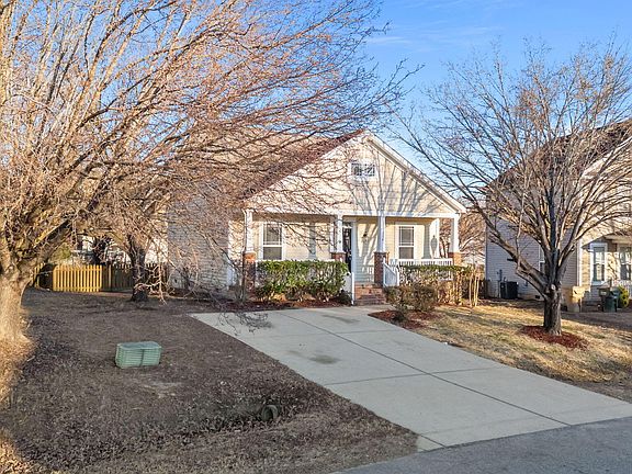 3rd image of 204 McCarthy Dr