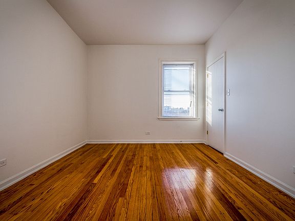 4th image of 7701 S Ashland Ave #1533-202