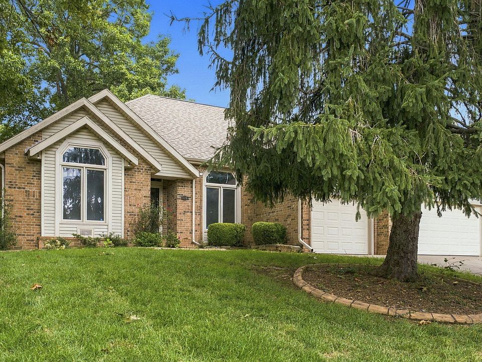 1st image of 817 E Gaslight Drive