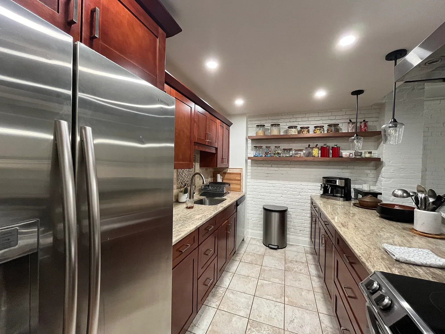 2 bed, 752 sqft, $4,000 — Photo 1