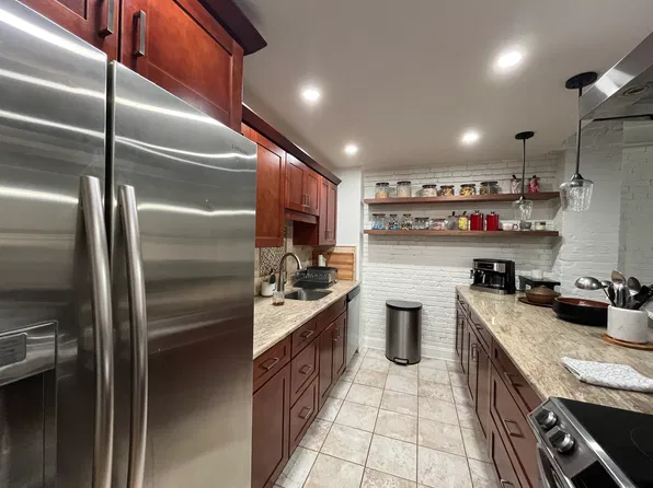 121 Commercial St #2, Boston, MA 02109