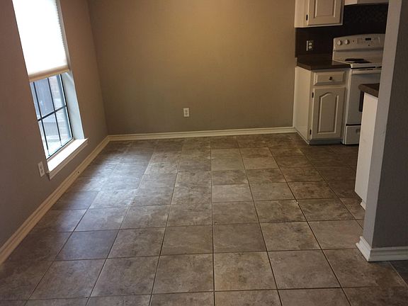 3rd image of 5327 Northview Dr