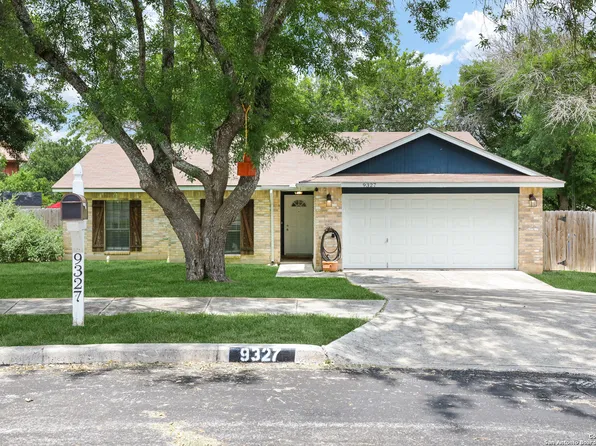 9327 WOODHEATHER ST, San Antonio, TX 78254