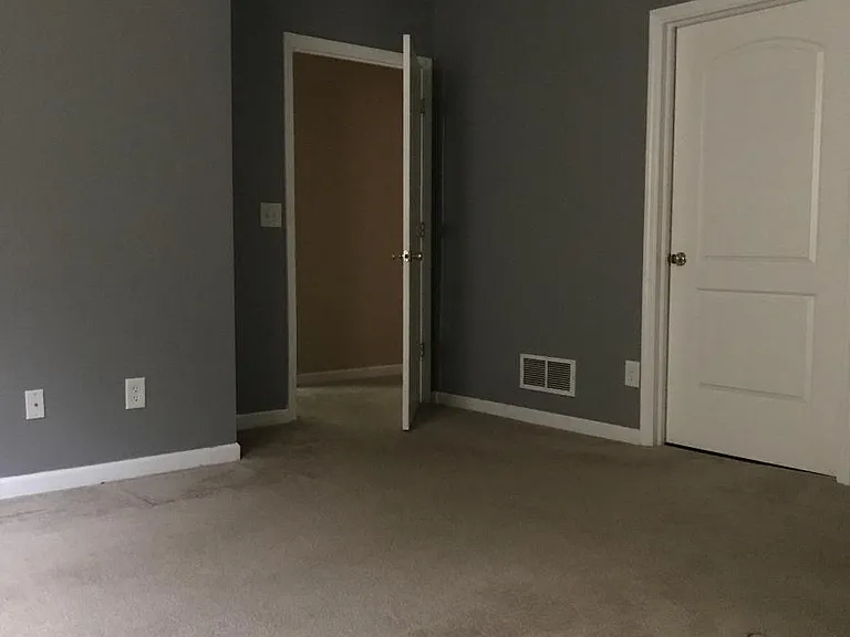 116 Courtyard Ln — Photo 17