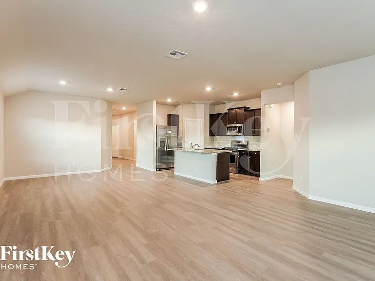 15007 Maskette Ave — Photo 5