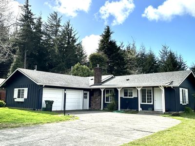 885 Oakway Dr, Coos Bay, OR, 97420