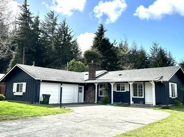 885 Oakway Dr, Coos Bay, OR 97420